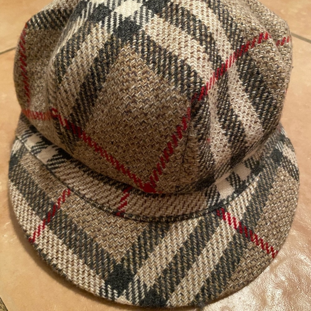 Burberry hat